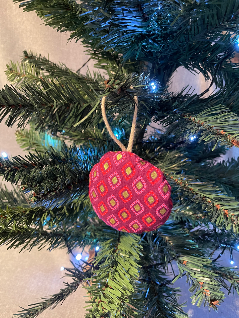 Suspension boule "motifs"