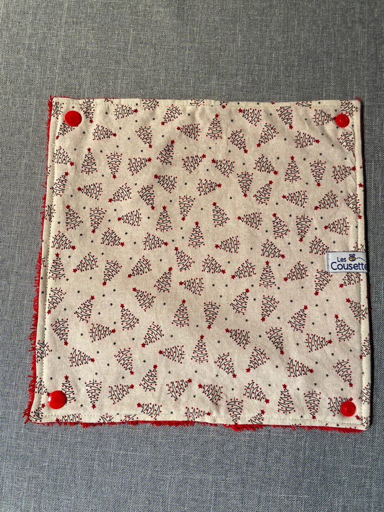 Serviette "sapins" rouge