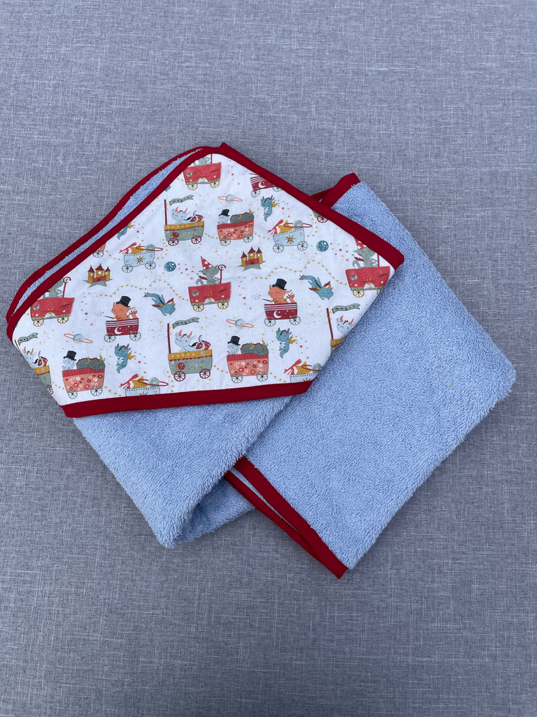 Cape de bain - petits dragons au cirque