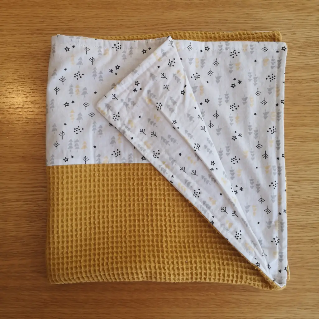 Couverture - nid d'abeille jaune