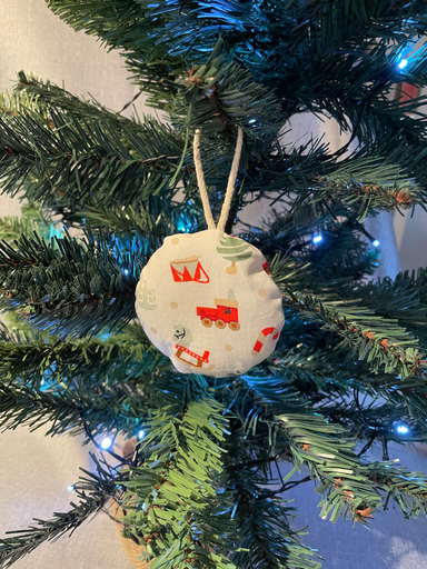 Suspension boule "jouets"