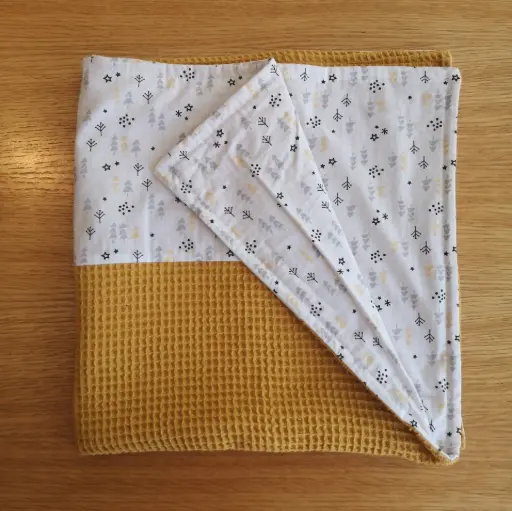 Couverture - nid d'abeille jaune